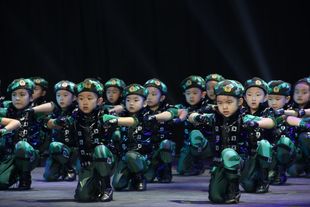 军旅服末来保卫者兵娃娃演出服装男女童迷彩，军装表演服幼儿舞蹈服