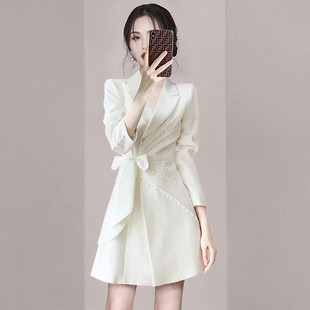 赫本风高级感气质，白色西装裙2024春装，女小个子法式名媛连衣裙