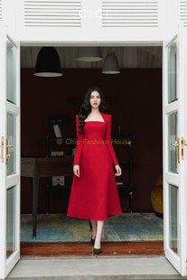 越南CICI 高腰修身方领气质优雅长袖大下摆红色连衣裙