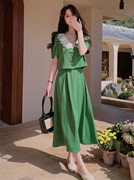 高级感小洋装套装裙女2023时尚洋气法式复古绿色半身裙两件套