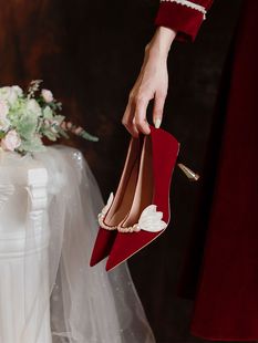 秀禾服婚鞋红色新娘鞋，2022年结婚鞋高跟鞋夏绒面(夏绒面)婚礼鞋女细跟