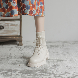 骄屿白色马丁靴女2023年厚底秋季小众设计感瘦瘦靴小个子短靴