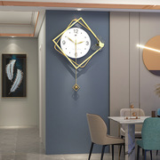蝴蝶挂钟客厅金色，简约时钟挂墙创意墙贴家用静音，钟表壁式装饰挂表