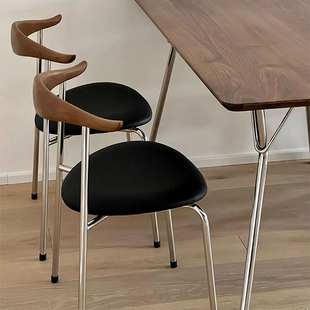 实木靠背中古餐椅法式设计师黑色，复古牛角椅凳小户型家用餐桌椅子