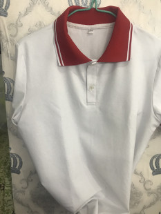 可定制中小学生四季校服，夏季白色纯棉红领子，短袖班服校服门禁扣