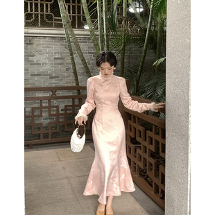 三个裁缝 步步生莲 新中式改良国风加绒粉色旗袍连衣裙女装秋冬款