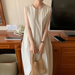 韩国chic极简主义夏季气质圆领，压褶收腰显瘦无袖背心连衣裙女