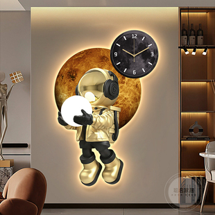 网红卡通宇航员钟表客厅装饰画，静音挂钟现代轻奢挂表创意时钟灯画