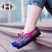汉舞民族风女鞋实体同款尖头，鞋平底绣花翘头单鞋鱼舞