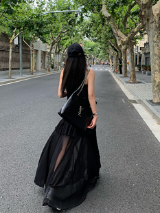 辰米范 法式黑色收腰吊带裙女气质显瘦包臀裙子网纱拼接v领连衣裙