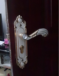 欧式房门锁把手实木，锁具三件套通用型执手锁室内卧室家用机械门锁