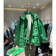 2022年风衣女欧洲站字母宽松收腰显瘦绿色连帽冲锋衣工装外套