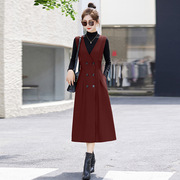 红色套装连衣裙女2023春秋，设计感气质，打底衫毛呢马甲裙两件套