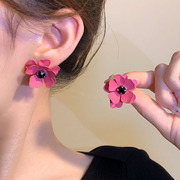 多巴胺玫粉色蝴蝶耳环女小众，设计高级感耳钉，2023年潮独特耳饰