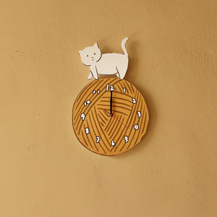 可爱小猫线团挂钟简约挂钟原木风时钟挂表 网红挂钟奶油风挂钟表