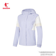 中国乔丹冬季新女运动上衣连帽无氟防泼水厚梭织风衣EFD42233321