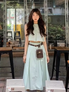 quaintx蛐蛐，简约韩风绿色套装无袖背心，半裙两件套