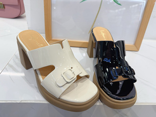 2024夏季一字拖鞋女外穿通勤时尚高级感粗跟连体跟凉拖鞋舒适