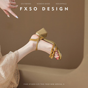 「FXSO方巷」2024年夏季法式一字带蝴蝶结露趾中粗跟凉鞋女