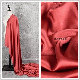 砖红色进口光泽感醋酸缎面，布料丝滑垂顺连衣裙礼服吊带裙面料