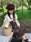 韩国版2023秋女童时髦百搭背带连衣裙儿童，复古娃娃领长袖衬衫