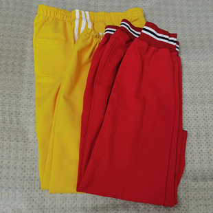 黄裤子(黄裤子)黄色上衣，男童长袖衬衣短袖女童，红色套装实验小学灰色马甲