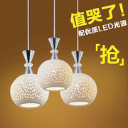 现代简约白色陶瓷三头led餐吊灯，创意卧室灯具餐厅灯吧台灯