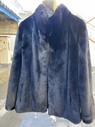 冬季进口天鹅绒级水貂整貂外套，女黑色气质，显瘦年轻款貂皮大衣