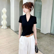 卡卡女装《简约主义》韩版纯色，百搭t恤气质，深v领上衣