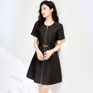 连衣裙2024春夏时髦设计感名媛气质小黑裙女式小个子显高裙子