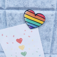 1个 彩虹爱心ins可爱造型图钉 毛毡软木板创意墙面情景装饰按钉