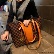 香港品牌包包女2024大容量高级感单肩托特包复古手提真皮大包