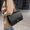 香港包包女士2023潮，高级感时尚，链条单肩斜挎包大容量菱格大包