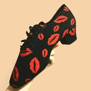 红嘴唇红色拉丁舞鞋中跟女士成人鞋红唇恰恰软底牛津布教师鞋