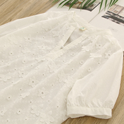 白色春季V领法式棉质刺绣花朵镂空蕾丝宽松短袖上衣衬衫2023衬衣