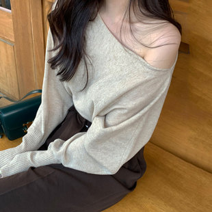 韩国chic法式温柔风露肩长袖针织衫女秋季宽松小众设计感套头上衣