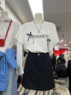 韩版2024年春季十三行潮流甜美字母印花蝴蝶结设计短袖T恤上衣女