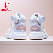 中国乔丹运动鞋女休闲高帮，滑板鞋女2024春季轻便小白鞋女透气板鞋
