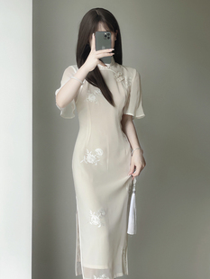 米色雪纺绣花旗袍2023年夏季新中式复古风优雅气质，高级感连衣裙