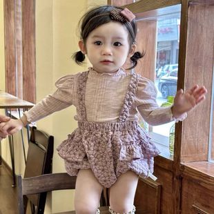 秋季婴幼儿女弹性针织上衣花朵荷叶边背带短裤甜美两件套装外出服