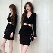 性感低胸V领包臀裙不规则设计感打底收腰长袖露背镂空黑色连衣裙
