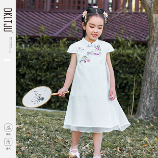 儿童夏季纯色中国风连衣裙，女童甜美刺绣精致白色旗袍扣真丝裙