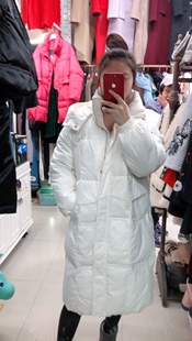 白色带帽中长款羽绒服399