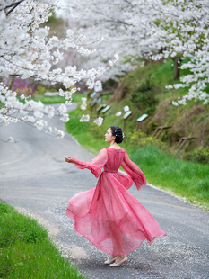 理想三旬旅行女装桃红色喇叭，袖民族风度假汉服，大裙摆雪纺连衣裙