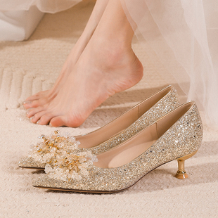 金色婚鞋2024年新娘，鞋主婚纱高跟鞋女3cm低跟单鞋订婚水晶鞋
