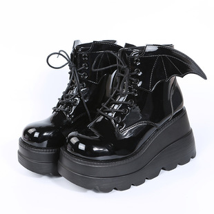 demonia厚底靴2024哥暗黑特式，翅膀坡跟短靴女欧美大码马丁靴