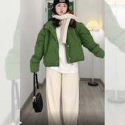 绿色羽绒服女冬季2023年小个子冬装，搭配高级感超好看短款外套