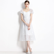 法式白色桃心领高腰短袖刺绣连衣裙纯色泡泡袖甜美露背礼服公主裙