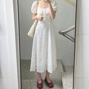 白色印花收腰方领泡泡袖连衣裙女夏季小个子法式复古短袖裙子