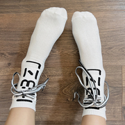 个性绑带长袜字母运动中筒袜子黑白色绑绳袜，女士时尚朋克风潮流袜